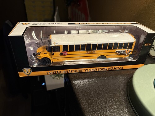 Bus series school - bus,